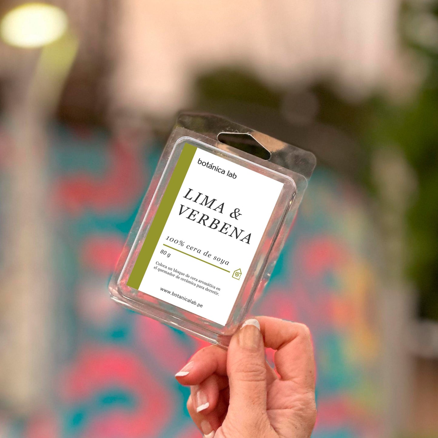 Quemador de cerámica con ceras aromáticas – Set completo para aromaterapia. Incluye quemador con base de corcho, 4 ceras de soya y vela tealight. Ideal para ambientar espacios.