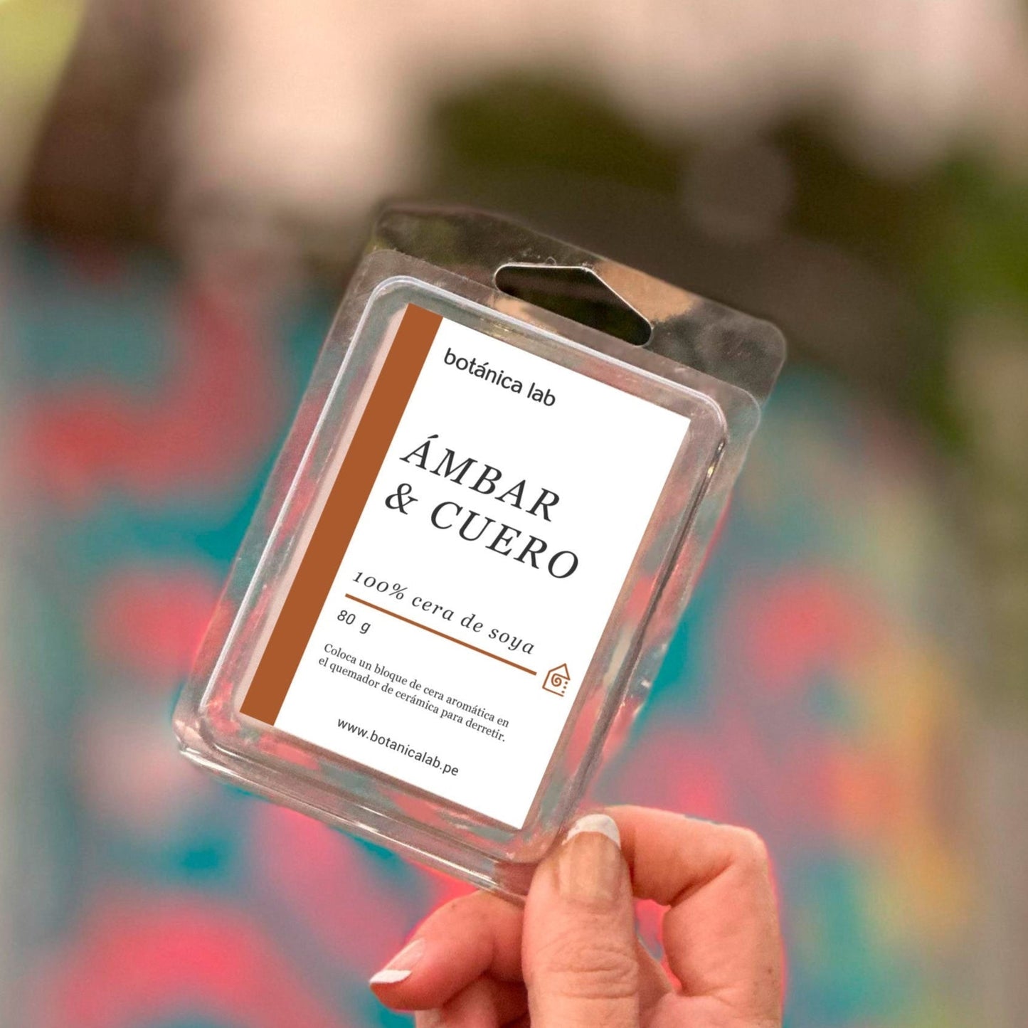 Quemador de cerámica con ceras aromáticas – Set completo para aromaterapia. Incluye quemador con base de corcho, 4 ceras de soya y vela tealight. Ideal para ambientar espacios.