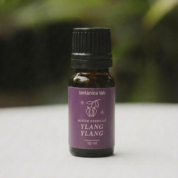 Aceite esencial de ylang ylang Botánica Lab 10 ml para relajación, equilibrio emocional y aromaterapia