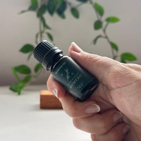 Aceite esencial de romero Botánica Lab 10 ml para aromaterapia, concentración y cuidado capilar
