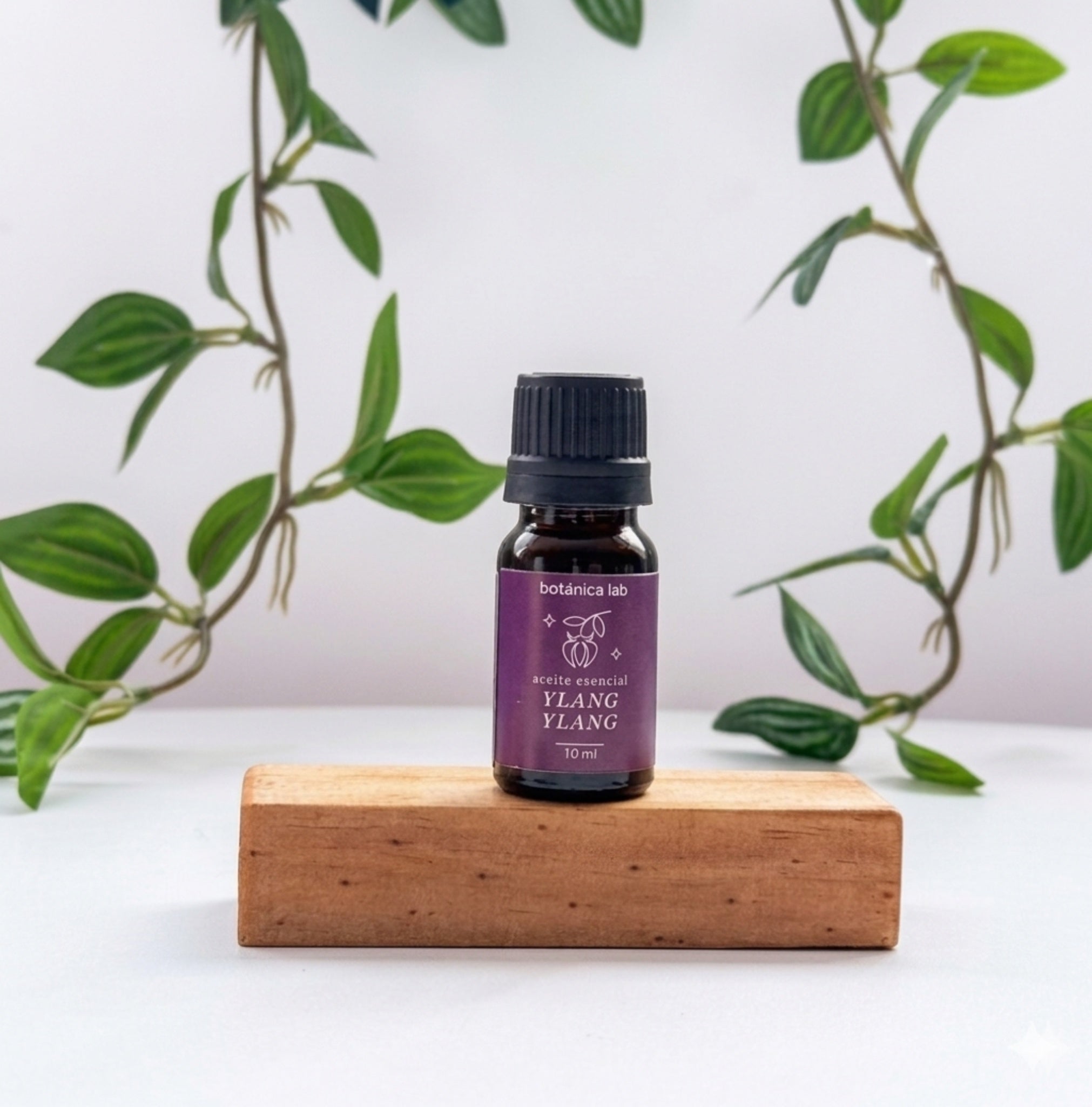 Aceite esencial de ylang ylang Botánica Lab 10 ml para relajación, equilibrio emocional y aromaterapia