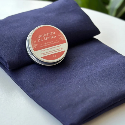 Alivia dolores musculares y articulares con el Pack ArniCare: ungüento de árnica y cojín terapéutico de semillas para microondas. Bienestar natural y efectivo.