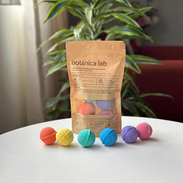 Disfruta nuestro pack de mini bombas de baño x 6 con aroma y efervescencia suave. Perfectas para un spa en casa, regalar o convertir el baño en un ritual especial.